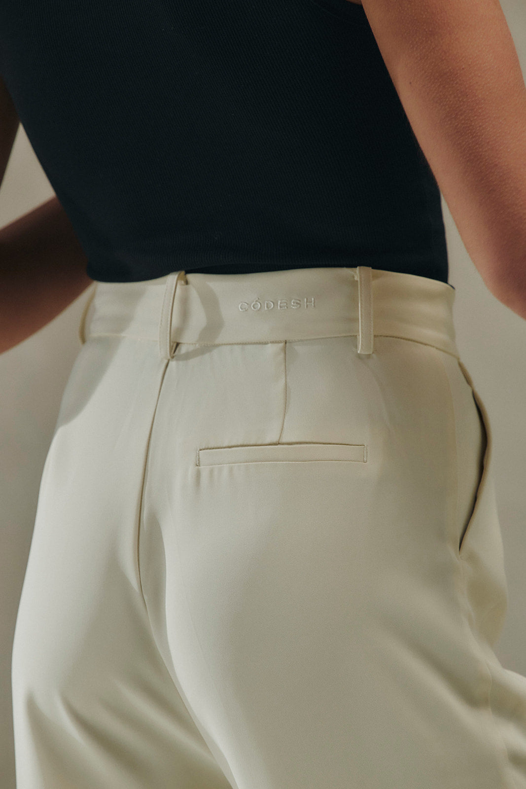 STRAIGHT PANTS
