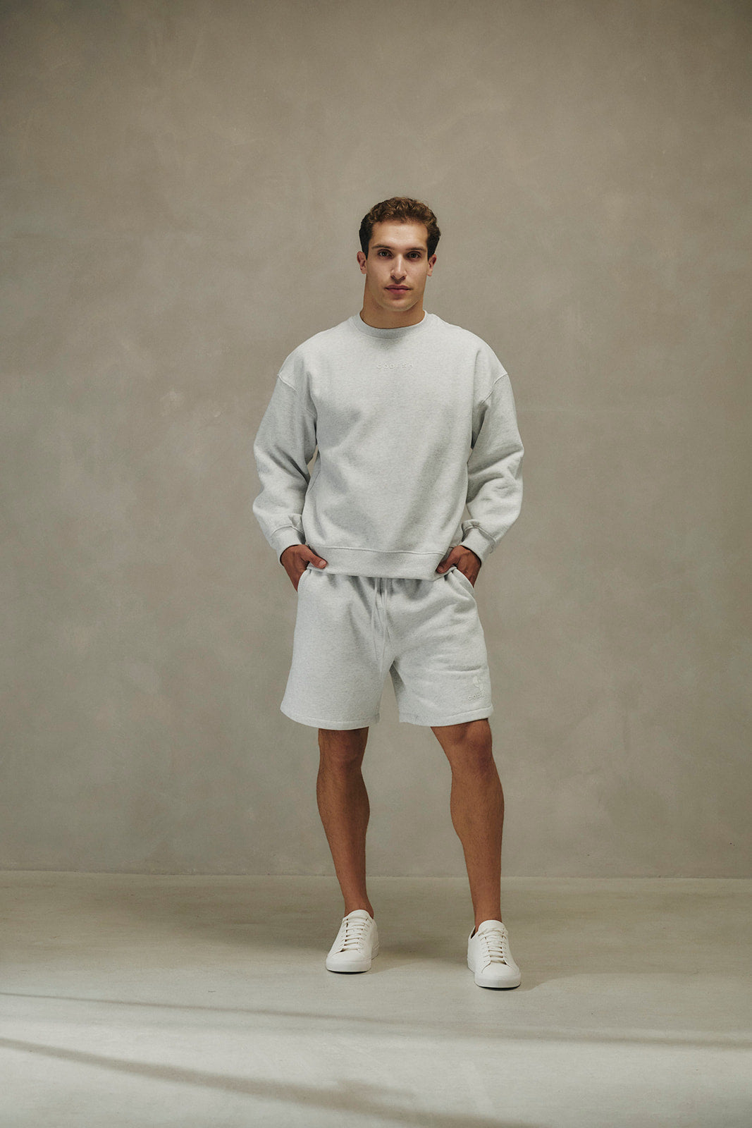 OVERSIZED ROUND NECK SWEATSHIRT