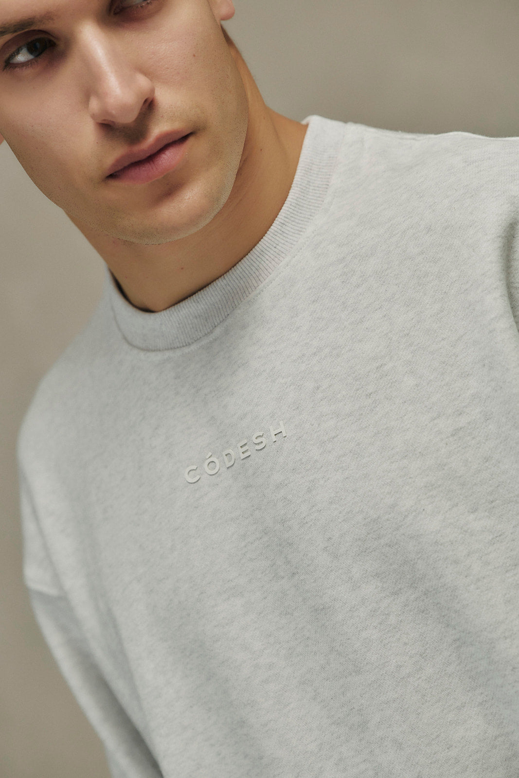 OVERSIZED ROUND NECK SWEATSHIRT