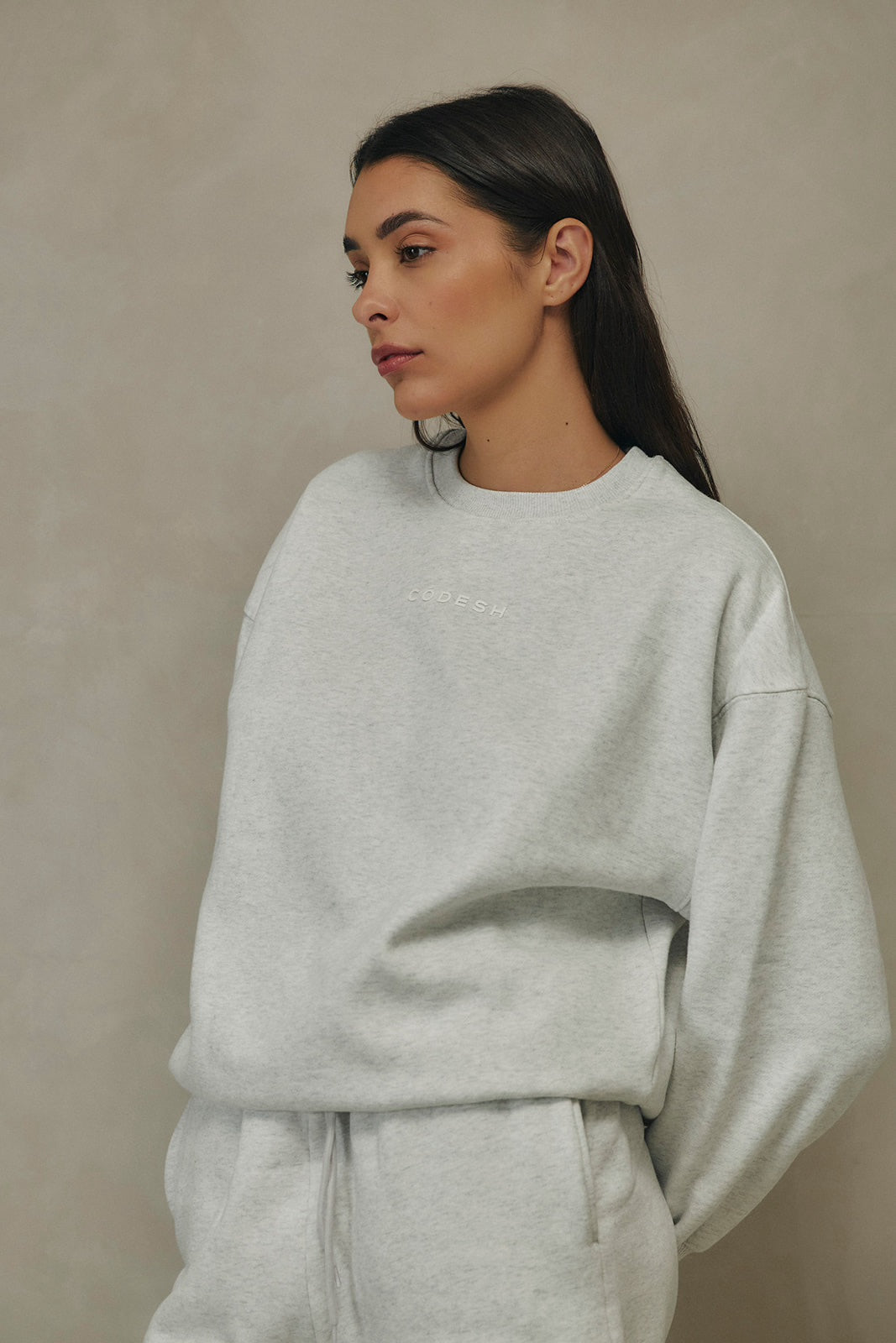 OVERSIZED ROUND NECK SWEATSHIRT