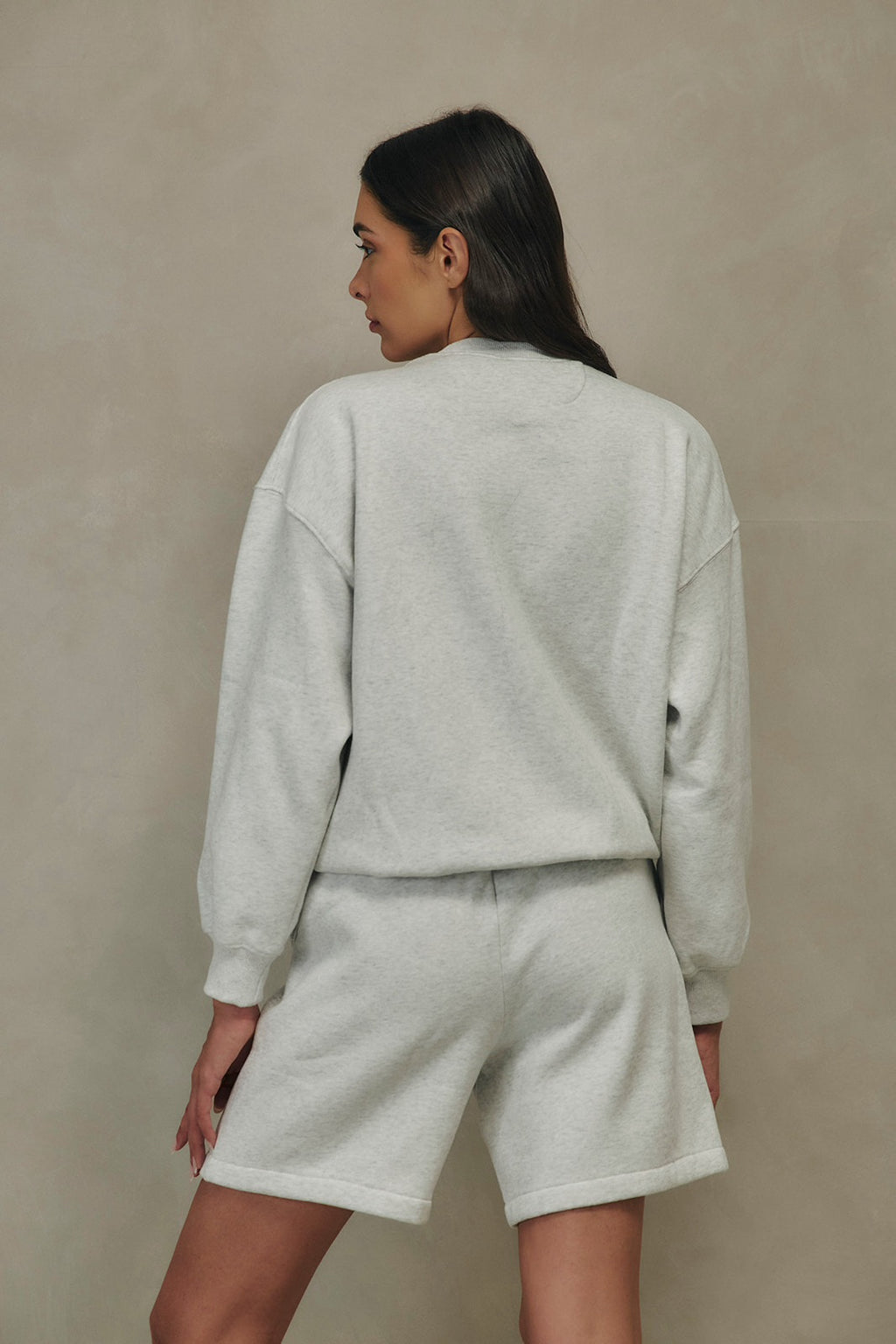 OVERSIZED ROUND NECK SWEATSHIRT