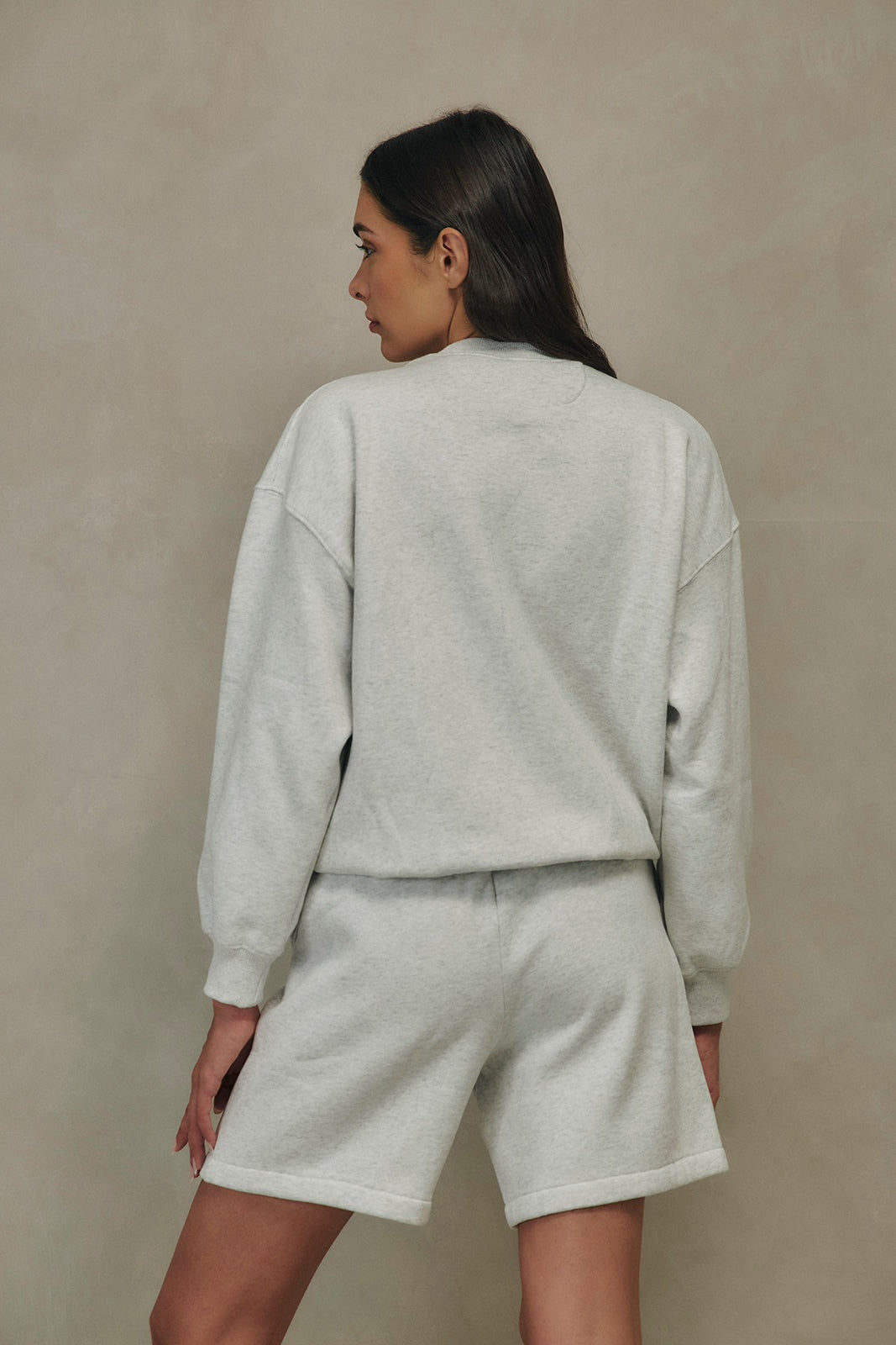 OVERSIZED ROUND NECK SWEATSHIRT