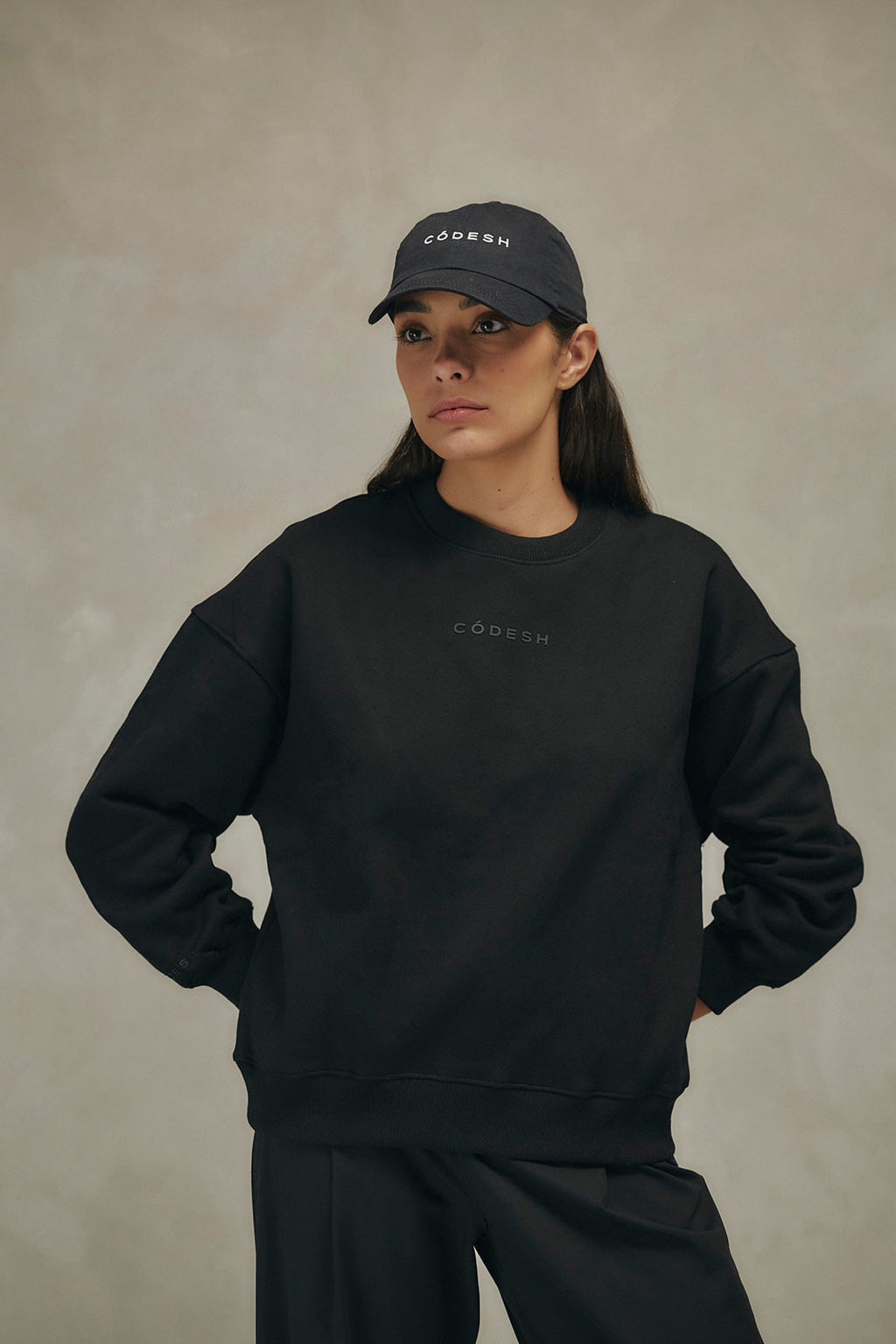 OVERSIZED ROUND NECK SWEATSHIRT