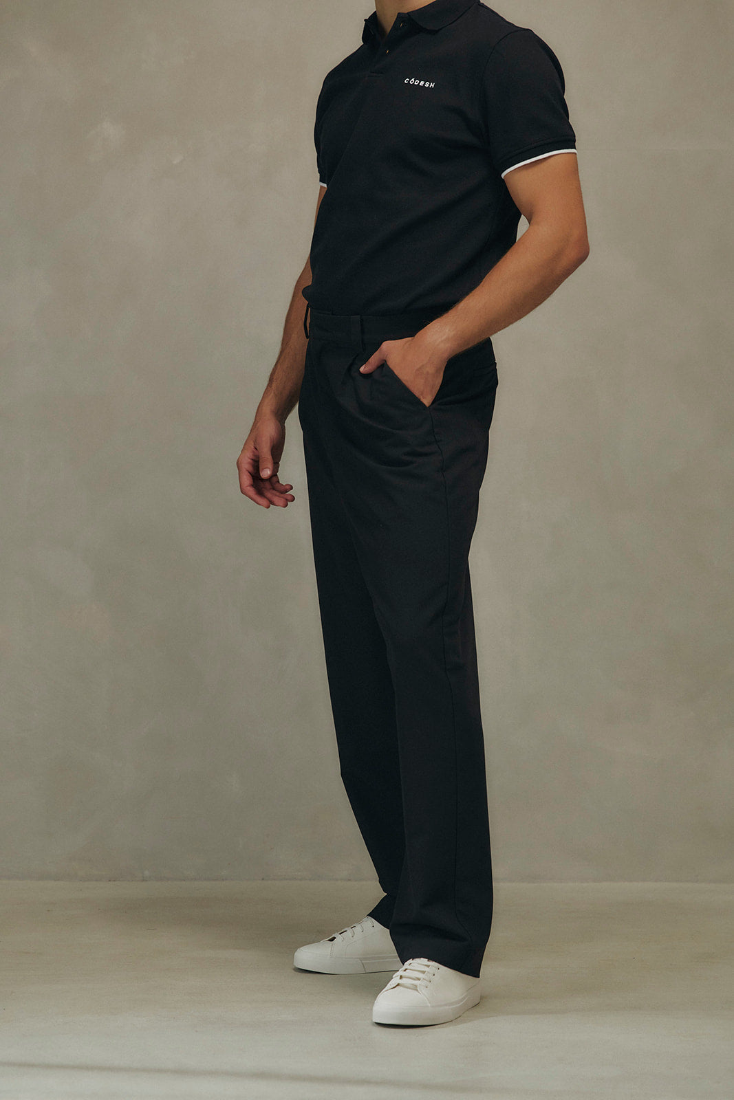 STRAIGHT PANTS